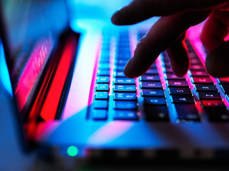how to access dark web on iphone